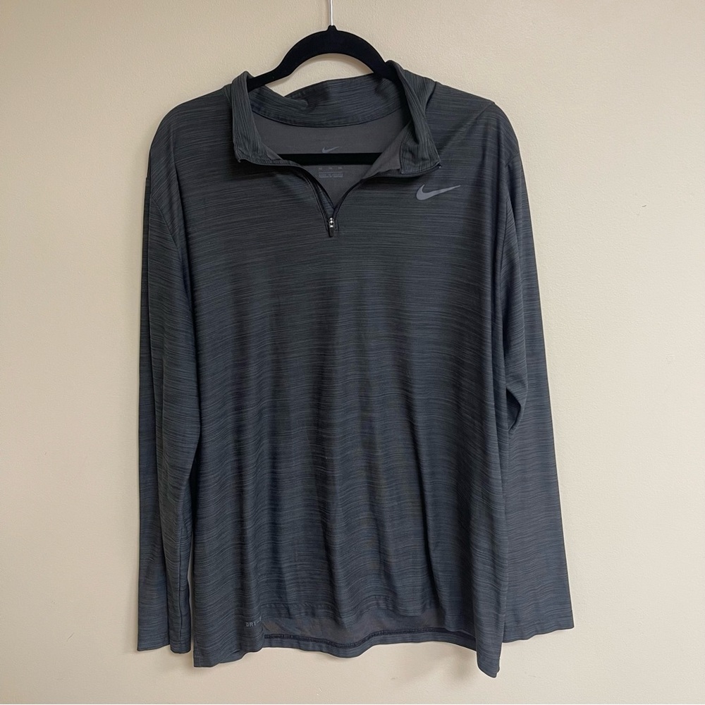 Nike Lightweight Performance Base Layer 1/4 Zip Size XL